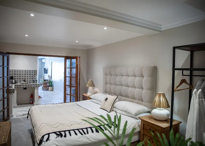 Sea Castle Hotel Camps Bay